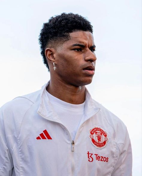 Marcus Rashford Haircut, Rashford Pfp, Rashford Marcus, Marcus Rashford Manchester United, Rashford Manchester United, Manchester United Old Trafford, Football Artwork, Football Players Photos, Premier Lig