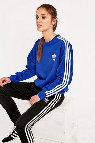 Outfit Sportwear, Jogging Adidas, Adidas Clothing, Adidas Outfits, Adidas Jumper, Outfit Adidas, Sweatshirt Refashion, Look Adidas, Chic Sweatshirt