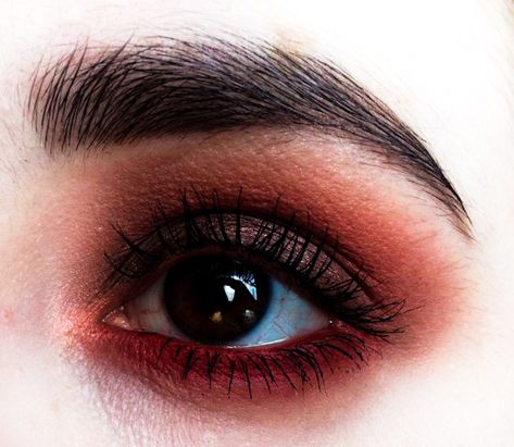 Red Eye Shadow Makeup, Dark Red Eyeshadow, Band Makeup, Red Eyeshadow Look, Gold Element, Year Of Me, Brown Eye Makeup, Red Eye Makeup, Artistic Portraits