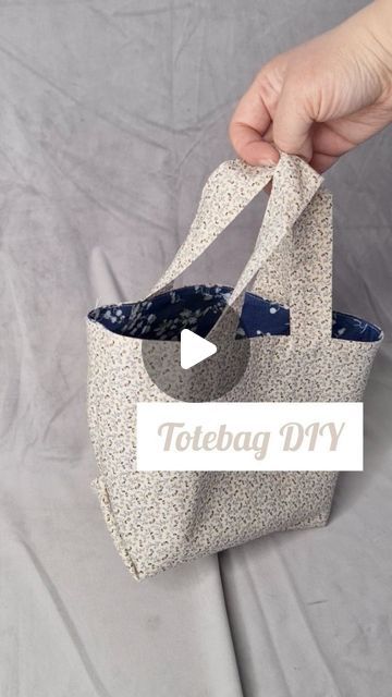 Lönn Design | Sewing tutorials and tips on Instagram: "Drop a 💙 in the comments if this is something for you. Thank you for your support 🫶🫶 Have you tried to make a mini tote bag? Go to my youtube channel to find the full tutorial. ❤️ . . . . . . . . . . . . . . . . . . . #visytokiga #visygale #sewingtips #ompelu #handcrafted #sew #sewingforkids #sytillbarn #sytilbarn #nähenfürkinder #costura #babylocksewing #sewistsofinstagram #sewingvlog #sewingblogger #millenialsewing #sewmywardrobe #imadethis #imadeyourclothes" Mini Bag Pattern, Fabric Tote Bags, Mini Tote Bag, Tote Bag Pattern, Fabric Bags, Embroidery Tutorials, Mini Tote, Sewing For Kids, Have You Tried