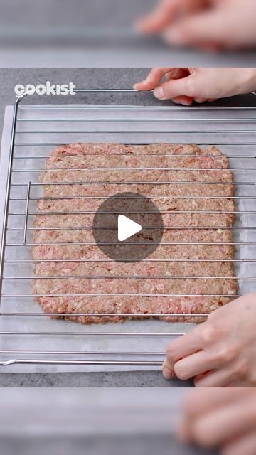 8,014 likes, 59 comments - cookistwow on June 9, 2024: "With this method, you'll be able to make 100 #meatballs in the blink of an eye, and without getting your hands dirty! 😍 See how:...". Mince Meat Recipes, Meal Prep Foods, Minced Meat Recipes, Arancini Recipe Italian, Easy Homemade Meatloaf, Meat Cake, Homemade Meatloaf, Minced Meat Recipe, Boiled Food