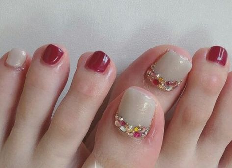 Feet Nail Design, Pedicure Designs Toenails, Foot Nail, Gel Toe Nails, Toe Nail Color, Pretty Toe Nails, Asian Nails, Cute Toe Nails, Pedicure Designs