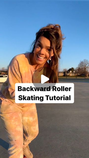 Roller Skating Tutorial For Beginners, How To Skate Backwards, Roller Skating Hairstyles, How To Roller Skate, Roller Skating Outfits Casual, How To Roller Skate For Beginners, How To Rollerblade, 80s Roller Skating Outfit, Rollerblading Workout