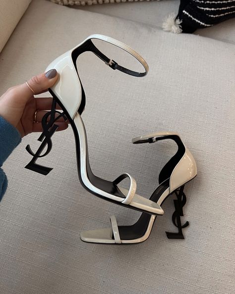 Ysl Heels White, White Ysl Heels, Designer Heels Aesthetic, Ysl Heels Aesthetic, Luxury Heels, Black And White Heels, Fashion Shoes Heels, Shoes Heels Classy, Cute Shoes Heels