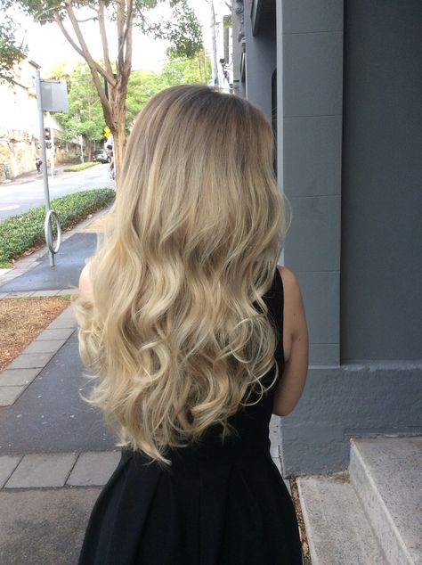 Long hair foils and balayage. Stunning ash blonde long hair Long Thick Blonde Hair, Darker Blonde, Thick Blonde Hair, Blonde Long Hair, Hair Foils, Long Shiny Hair, White Blonde Hair, Golden Blonde Hair, Light Blonde Hair