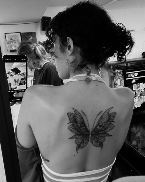 Moth Wing Back Tattoo, Butterfly Tattoo Back, Wing Ideas, Butterfly Wing Tattoo, Tattoo Dream, Impulsive Ideas, Wing Tattoos On Back, Butterfly Back Tattoo, Minimal Tattoos