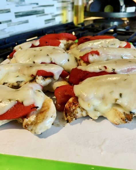 Chicken Roasted Red Peppers Mozzarella, Recipes Using Roasted Red Peppers, Chicken With Roasted Red Peppers, Roasted Chili Peppers, Chicken Bog, Goat Cheese Stuffed Chicken, Chili Pepper Recipes, Recipes With Chicken And Peppers, Tenderloin Roast