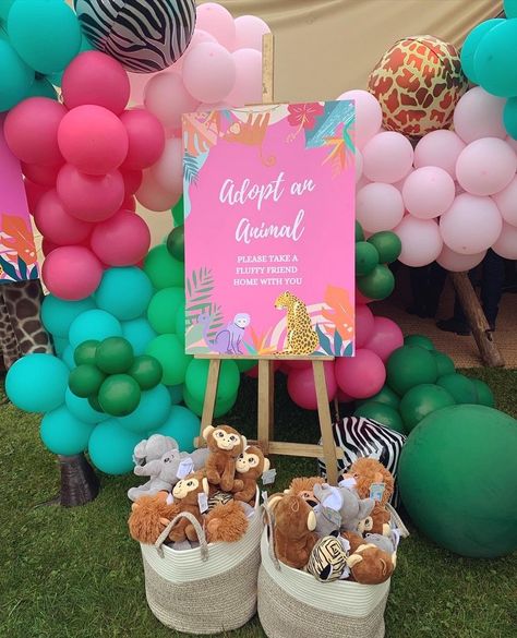 Girls Jungle Birthday Party, Girl Jungle Birthday Party, Animals Theme Birthday Party, Neon Jungle Party, Fourever Wild, Safari Kids Party, Jungle Theme Birthday Party, Animal Theme Birthday, 2nd Birthday Party For Girl