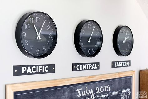 Learn how to create DIY time zone clocks to add to your family command center. Such a cute and simple project by Jen Woodhouse of The House of Wood. Wall Clock Time Zones, Diy Command Center, Time Zone Clocks, Diy Wood Work, Travel Room, Lobby Seating, Apartment Wall Decor, Office Clock, World Clock