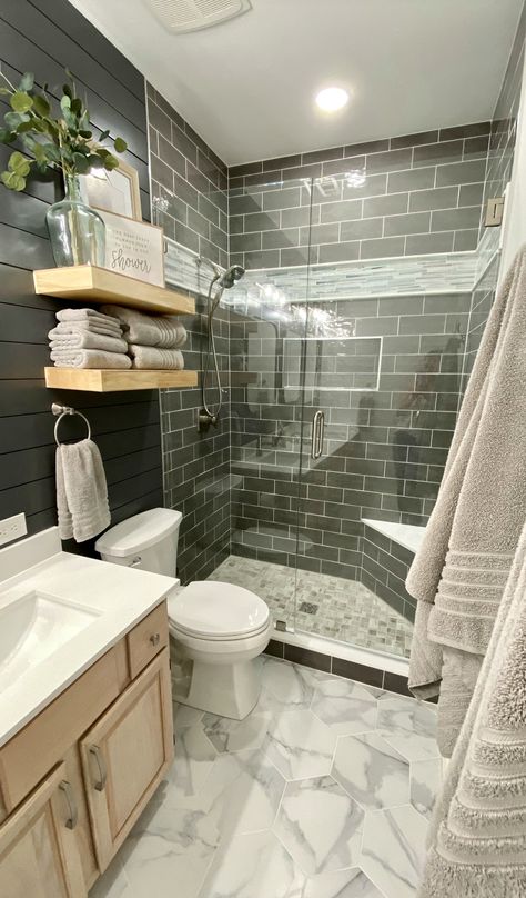 Vanity Make Up Ideas, Small Space Master Bath, Small Shower Bathroom Remodel, Curb Less Shower Ideas, Tiny Master Bath Remodel, Small Bathroom Remodel Ideas On A Budget, Small Full Bathroom Ideas Modern, Small House Remodeling Ideas, Small Full Bathroom Ideas Farmhouse