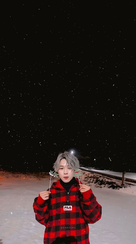 Bts Wallpaper Christmas, Jimin Christmas Wallpaper, Christmas Kpop Wallpaper, Jungkook Christmas Wallpaper, Christmas Jimin, Christmas Bts Wallpaper, Kpop Christmas Wallpaper, Bts Christmas Wallpaper, Jimin Christmas