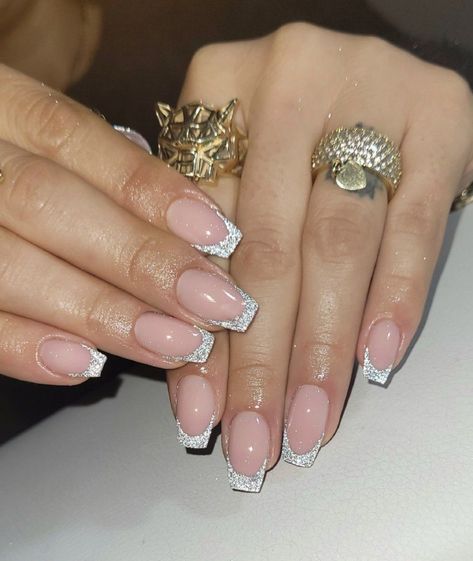 Cover NailsFrench NailsFlash Nails DesignGlitter Nails Flash Nails Design, Sparkly French Tip Nails, Silver Sparkly Nails, 2023 Nails Ideas, Nails Ideas 2023, Flash Nails, Sparkly Nail Designs, Gold Gel Nails, Glitter French Nails