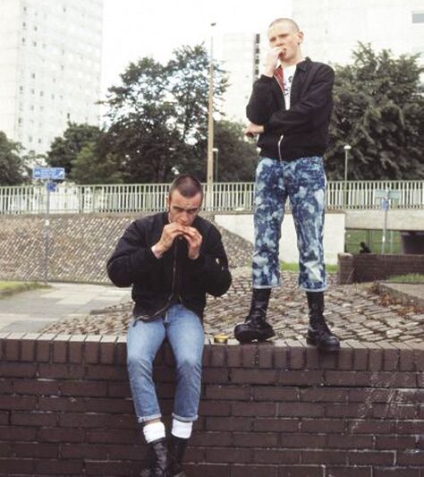 this is england// skinheads of 70s/80s This Is England Film, Shane Meadows, 70s Boys, Skinhead Boots, Skinhead Fashion, Doc Martens Style, Eleven Paris, Trainspotting, Punk Rocker