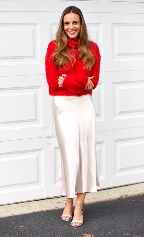 Christmas Day Outfits Holiday Outfits Women Christmas, Christmas Eve Looks For Women, Christmas Day Outfit For Teens, Elegant Christmas Outfits For Women, Formal Christmas Party Outfit Classy, Red Sweater Holiday Outfit, Christmas Style Fashion, Christmas Outfit Red, Christmas Eve Service Outfit