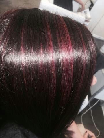 Magenta Highlights In Brown Hair, Brown Hair With Magenta Highlights, Magenta And Dark Brown Hair, Dark Brown Hair With Magenta Balayage, Magenta Highlights, Chunky Magenta Highlights, Highlights In Brown Hair, Dark Pink Hair, Long Shag Hairstyles