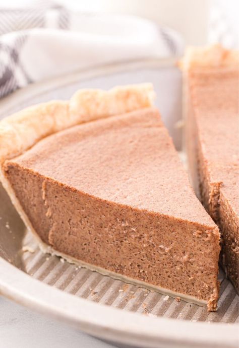 Easy Cinnamon Cream Pie Recipe - Together as Family Best Banana Muffin Recipe, Cinnamon Pie, Pecan Cinnamon Rolls, Baked Apple Recipes, Creamy Pie, Frozen Pie Crust, Slice Of Pie, Buttery Pie Crust, Refrigerated Pie Crust