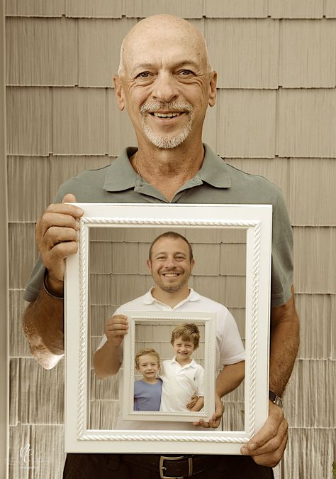 Three generations, one amazing photo. Holding the picture frames are the grandfather, father and sons. Three Generation Photos, Generation Pictures, Dad Pictures, Generation Photo, Unique Pictures, Fathers Day Photo, Picture Editor, Cadeau Diy, Free Content