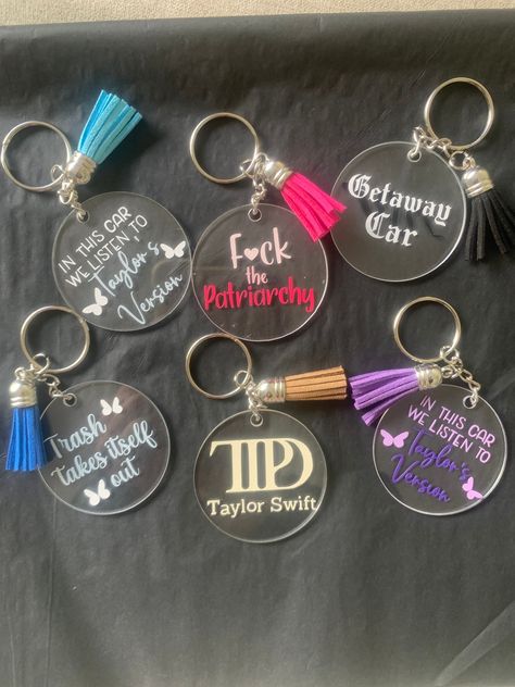 Diy Taylor Swift Keychain, Taylor Swift Keychain Ideas, Taylor Swift Keychain, Acrylic Keychains, Diy Keychain, 6th Birthday, Eras Tour, Keychains, Taylor Swift