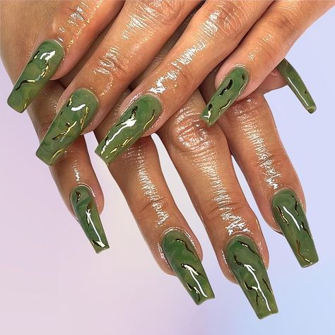 Daria. (@burguzon) • Instagram photos and videos Nails Acrylic Green And Gold, Gold Coffin Nails, Emerald Marble, Balarina Nails, Retro Nails, Airbrush Nails, Galaxy Nails, Edgy Nails, Pretty Nail Designs