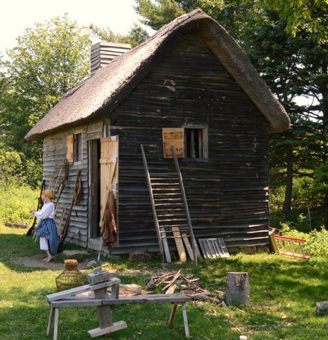 England Clothing, Antique Houses, 17th Century House, England History, Colonial Life, New England States, Antique House, Lincoln County, American Colonies