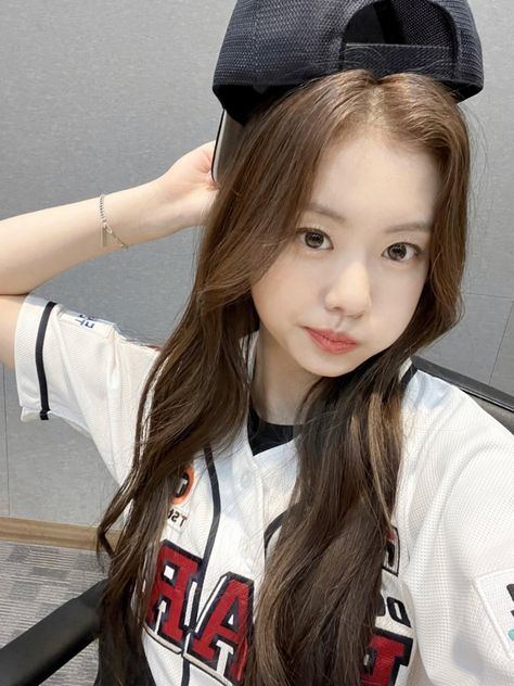 le sserafim folder on Twitter: "220507 #GARAM weverse update https://t.co/DUKkQdubu8" / Twitter Leo Valdez, K Pop, Mini Albums, Kpop Girls, A Girl, Girl Group, My Girl, In This Moment, Baseball