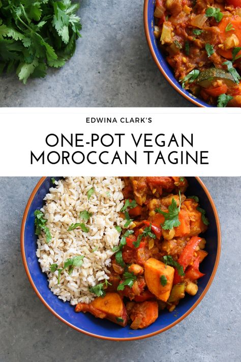 Vegan Tagine, Vegetable Tagine, Moroccan Vegetables, Moroccan Tagine, Tagine Recipes, Soup Maker, Moroccan Food, Dried Apricots, Easy Vegetarian