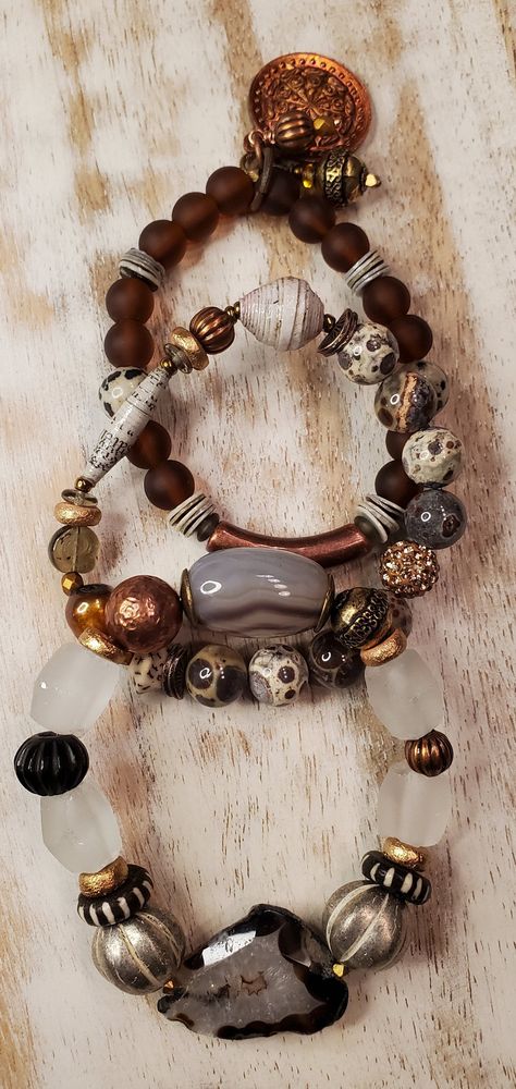 Beaded Bracelets Set, Earthy Bracelets, Earthy Accessories, African Beaded Bracelets, Girly Bracelets, Glass Bracelets, Dope Jewelry Accessories, Paper Bead Jewelry, Earthy Jewelry