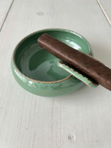 Need a sturdy and attractive place to hold your cigar? Check out the Cigar Ashtrays handmade by Ahaus Pottery. Ash Try Out Of Clay, Ceramic Ash Tray Ideas, Recreational Aesthetic, Aesthetic Ash Tray, Ceramic Gifts For Men, Pottery Ashtray Ideas, Ceramic Ashtray Handmade, Pottery Gifts For Men, Clay Ash Tray Diy