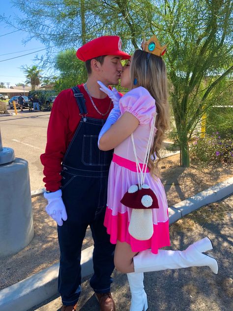 Nintendo Couples Costumes, Princess Peach And Luigi, Diy Mario And Peach Costumes, Princess Peach And Bowser Costume, Princess Peach Halloween Costume Diy, Mario And Princess Peach Costume Couple, Nintendo Halloween Costumes, Mario Peach Costume, Princess Peach Outfit Ideas