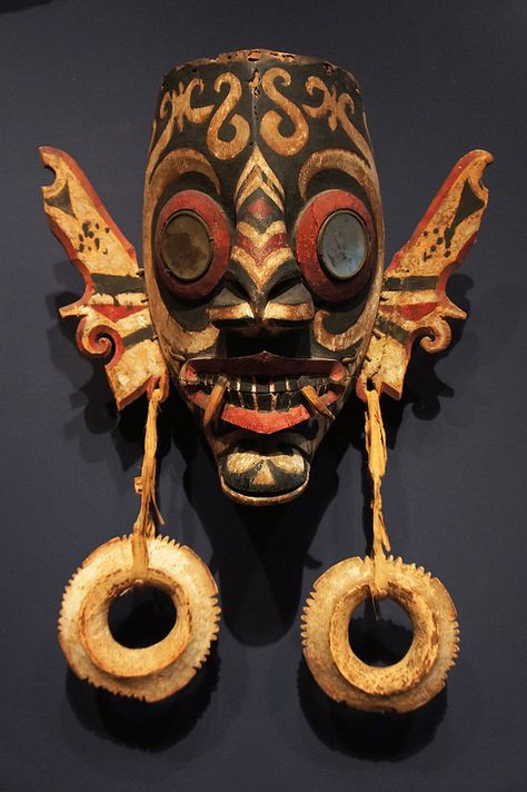 Hudoq (Dayak mask), Kalimantan (Borneo), Indonesia Masks Cultural, Indonesian Mask, Traditional Asian Masks, Wooden Mask Fantasy Art, Traditional Masks Culture, Indonesian Art, Art Premier, Afrikaanse Kunst, Cool Masks