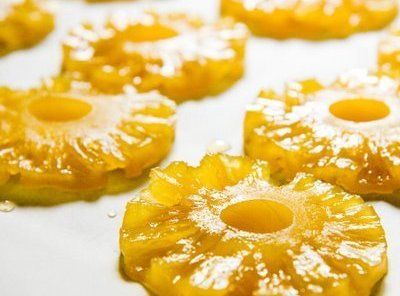 Candied Pineapple How To Make Candied Pineapple, Pineapple Candy Recipe, Refreshing Dessert Recipes, Candied Orange Peel Recipe, Candied Fruit Recipes, Cupcake Project, Pineapple Recipe, Candied Pineapple, Pineapple Rings