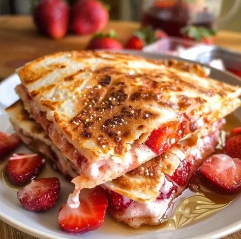 Strawberry Cheesecake Quesadillas – Naomi's Recipes Activities Coordinator, Creative Dessert Recipes, Cheese Quesadilla, Quesadilla Recipes, Strawberry Sauce, Creative Desserts, Dessert Lover, Strawberry Cheesecake, Easy Family Meals