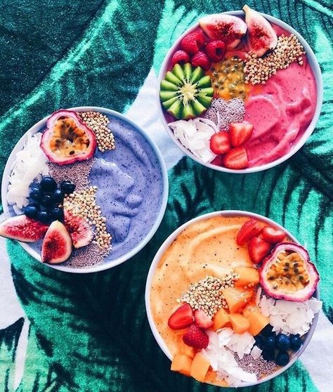 Health & Balance Tropical Acai Bowl, Oats Bowl, Acai Bowl Recipe Easy, Oat Bowls, Acai Bowls Recipe, Healthy Snacks To Buy, Rainbow Fruit, Eat The Rainbow, Bowl Recipe