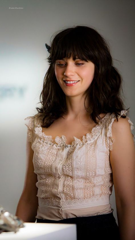 500 Days Of Summer Outfits Zooey Deschanel, Zooey Deschanel Style 500 Days Of Summer, Zooey Deschanel Wallpaper, Zooey Deschanel 500 Days Of Summer, Summer Finn Outfit, Zoe Deschanel Outfit, Zooey Deschanel Makeup, 500 Days Of Summer Outfits, Summer Finn