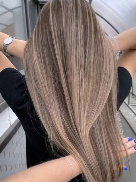 Blond Închis, Blonde Light Brown Hair, Dark Ash Blonde Hair, Light Brunette Hair, Rambut Brunette, Summer Blonde Hair, Beige Hair, Kadeřnické Trendy, Brown Hair Inspo