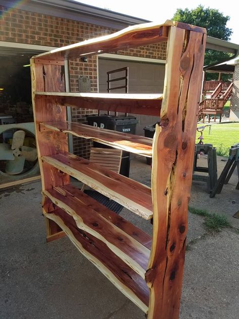 Live edge wood bookshelf Cedar Wood Projects, Rustic Furniture Design, Cedar Furniture, Rustic Log Furniture, Irish Country, Diy Wood Shelves, Live Edge Furniture, Wood Bookshelves, Log Furniture