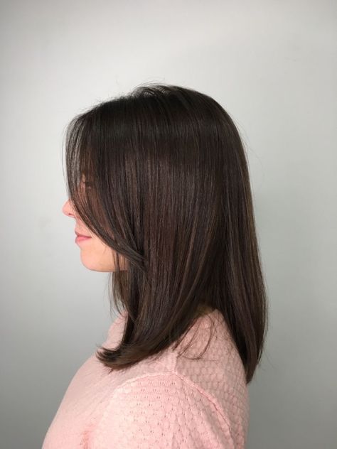 Image shared by nayla. Find images and videos on We Heart It - the app to get lost in what you love. 2024 Haircut, Haircuts For Medium Length Hair, Straight Hair Cuts, Bangs With Medium Hair, Hair Balayage, Shot Hair Styles, Short Straight Hair, Shoulder Length Hair Cuts, Haircuts For Medium Hair