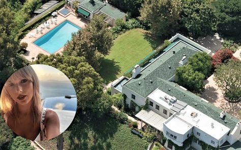 Inside Taylor Swift’s $25m Beverly Hills mansion Taylor Swift House, The Most Expensive Car, Pagani Utopia, Celebrity House, Taylor Swift Country, Supercar Blondie, Luxury Campers, Private Tennis Court, Expensive Car