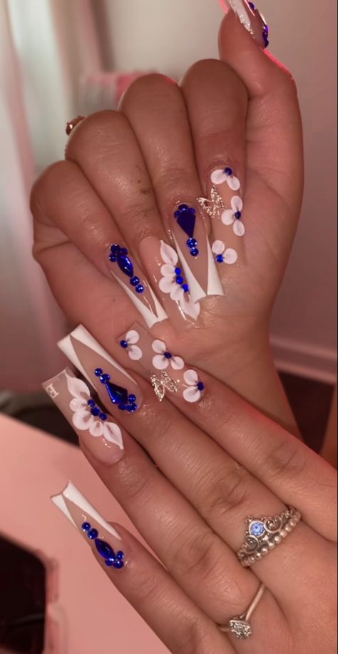 Royal Blue Nails With Initials, Latina Nails Medium Length, White With Royal Blue Nails, Blue Nails For Graduation, Blue Latina Nails, Royal Blue Nails Acrylic Short, Nail Ideas Latina, Navy Blue Quince Nails, Blue Nails Medium Length