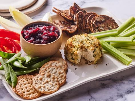 Get Crispy Baked Boursin with Tangy Cranberry Sauce Recipe from Food Network Baked Boursin, Appetizer Christmas, Best Thanksgiving Appetizers, Thanksgiving Appetizers Easy, Thanksgiving Appetizer, Thanksgiving Entertaining, Thanksgiving Appetizer Recipes, Boursin Cheese, Cranberry Sauce Recipe