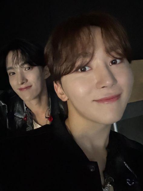 Weverse - SEVENTEEN Weverse Seungkwan Seventeen Selca, Dk Seungkwan, Pledis Seventeen, Parts Of The Heart, Led Dance, Solo Photo, Seventeen Scoups, Pledis 17, Men's Korean Style