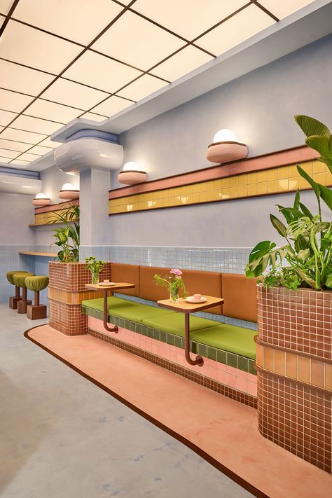 Amiko Gelato, Barcelona, ES / Masquespacio Mall Restaurant, Restaurant Vintage, Tiered Seating, Art Deco Elements, Hotel House, Art Cafe, Cap Ferret, Cafe Art, Iconic Buildings