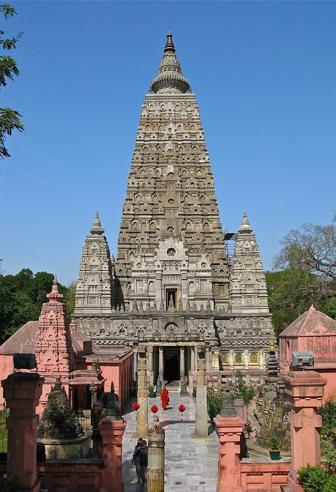 MASTER STONE MOULDERS -  Mahabodhi Temple at Bodh Gaya, Bihar, India - Built at the site at which Gautama Buddha attained enlightenment. Mahabodhi Temple, Bodh Gaya, Temple India, India Architecture, Amitabha Buddha, Buddha Temple, Temple Pictures, Temple Architecture, India Tour