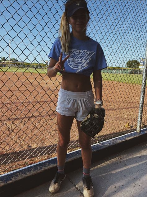 Softball Outfits For Practice, Outfits For Practice, Softball Aesthetic, Softball Pics, Softball Things, High School Softball, Softball Hair, Softball Photos, Softball Stuff