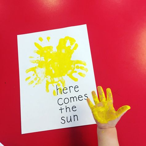 June Art For Toddlers, Sun Handprint Art, Sun Activities For Infants, Sun Footprint Art, Infant Weather Crafts, Weather Art For Infants, Summer Baby Crafts, August Infant Art, Summertime Art For Toddlers