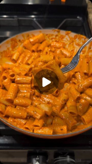 Sharing Delicious Food on Instagram: "obsessed with vodka pasta (without the vodka) by • @chef_natalie. Follow her for more. 

ingredients:
- 1/4 cup olive oil
- 3 tsp minced garlic 
- 2/3 cup tomato paste 
- 2 tbsp hot pepper paste 
- 1 1/2 cup heavy cream 
- 3 tsp dried basil 
- 3 tsp red pepper flakes 
- 1 tsp italian seasoning 
- 3/4 tsp black pepper 
- salt to taste 
- 1 cup parmesan 
- 1/4 cup pecorino romano 
- 1 lb box rigatoni 
- 3 tbsp butter 
- 1/4 cup pasta water 

#vodkapasta #vodkasauce #pastarecipes #pastasauces #easydinnerrecipes #easydinnerrecipe #cookwithme #chefnatalie" Vodka Pasta, Pepper Paste, Pasta Water, Pecorino Romano, Dried Basil, Vodka Sauce, Pepper Salt, Food Content, Pasta Lover