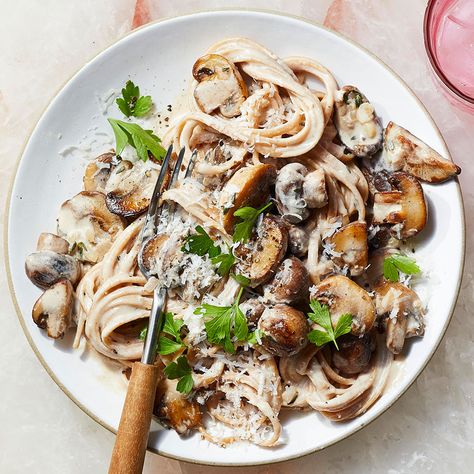 Creamy Linguine, Protein Pasta Recipes, Mediterranean Meal Plan, Monday Dinner, High Protein Pasta, Pasta Creamy, Mushroom Recipes Healthy, Cozy Dinners, Protein Vegetarian