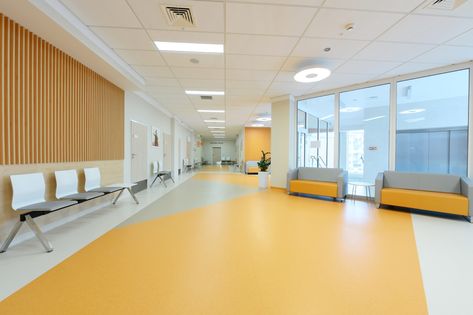 Rodzina Outpatient Clinic - Healthcare Snapshots Healthcare Snapshots, Healthcare Interior Design, Corridor Design, New Hospital, Hospital Interior, Common Room, Hospital Design, Healthcare Design, Functional Space