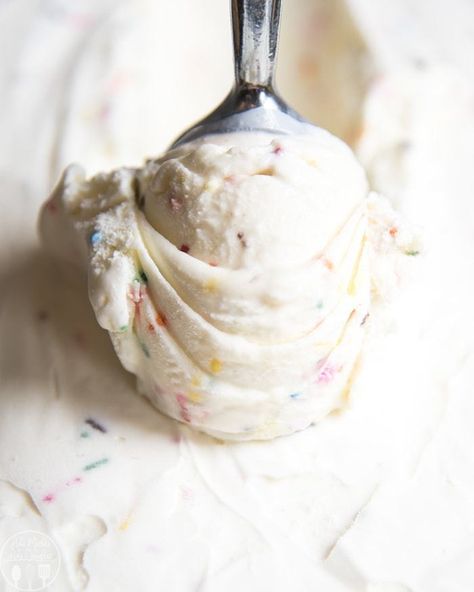 How to make Cake Batter Ice Cream Kitchen Aid Ice Cream Recipes, Random Desserts, Kitchen Aid Ice Cream, Cake Batter Ice Cream, Ice Cream Maker Recipes, Yogurt Ice Cream, Like Mother Like Daughter, Homemade Ice Cream Recipes, Cold Treats