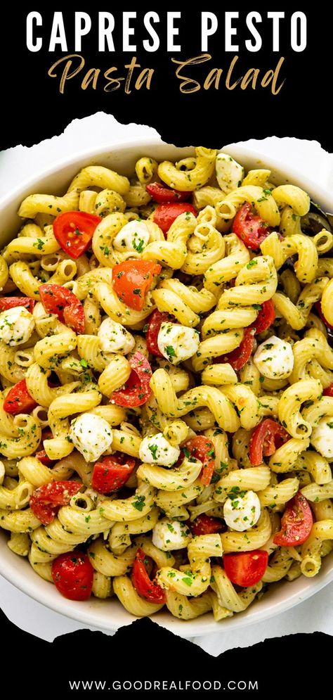 A bowl of caprese pesto pasta salad. Easy Pasta Side, Wholesome Food Recipes, Pasta Salad Easy, Pasta Side Dish, Pasta Side, Pasta Tomato, Pasta Homemade, Pesto Salad, Caprese Pasta